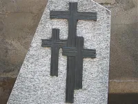 Grabstein — Bild von Werner Näf.
Zur Verfügung gestellt von www.kirchenweb.ch -
Internet- und Kommunikationsplattform für Kirchen, Kirchgemeinden, Pfarreien und kirchliche Organisationen.