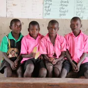Schulkinder in Uganda sind dankbar für unsere Unterstützung.