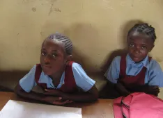 In Kitwe, Sambia, erhalten Waisenkinder durch ihren Schulbesuch einen besseren Start ins Leben.