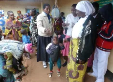 Vorsorgeuntersuchung bei Kindern in Sayuni, Tansania