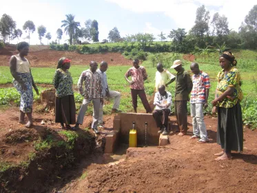 Thanks to the capturing of sources in South Kivu, Congo, people have access to drinking water.